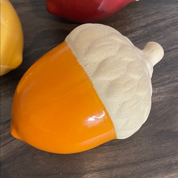 Colorful Ceramic Acorn Decor Set (3). Orange, Red & Yellow. - Picture 3 of 10